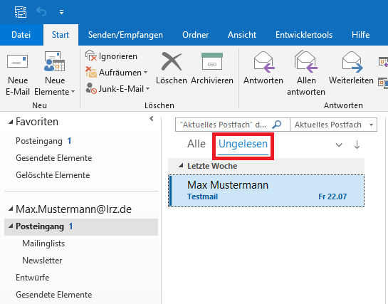 Ausschnitt aus Outlook-Fenster. Registerkarte Start. Unter dem Menüband links die Spalte mit den Ordnern. Aufgeklappt Favoriten mit 3 Ordnern. Aufgeklappt Max.Mustermann At lrz.de. Unter dem Menüband die Linke Spalte. Eingabefeld zum Suchen. Darunter Alle, Markierte Schaltfläche Ungelesen. Darunter die ungelesenen E-Mails des Ordner Posteingang.